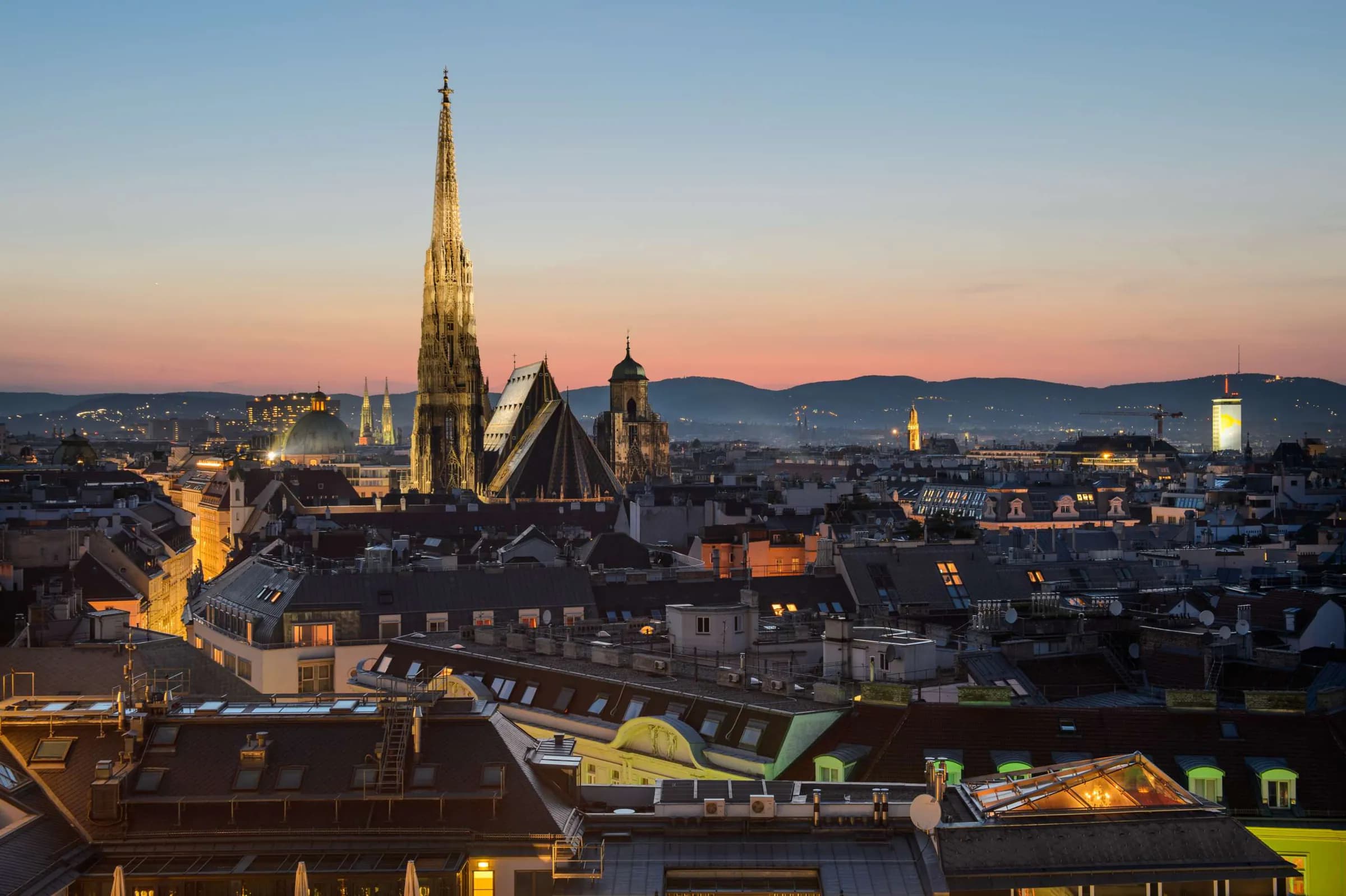 Viena la apus, cu Catedrala Sfântul Ștefan